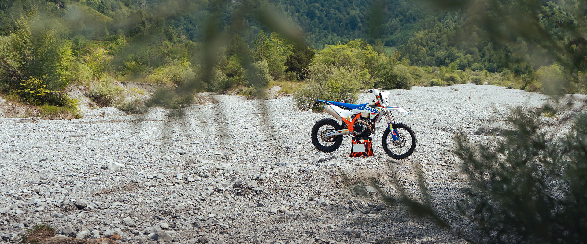 KTM Enduro 350 EXC-F SIX DAYS 2026 photo KTM Enduro 350 EXC-F SIX DAYS 2026 photo