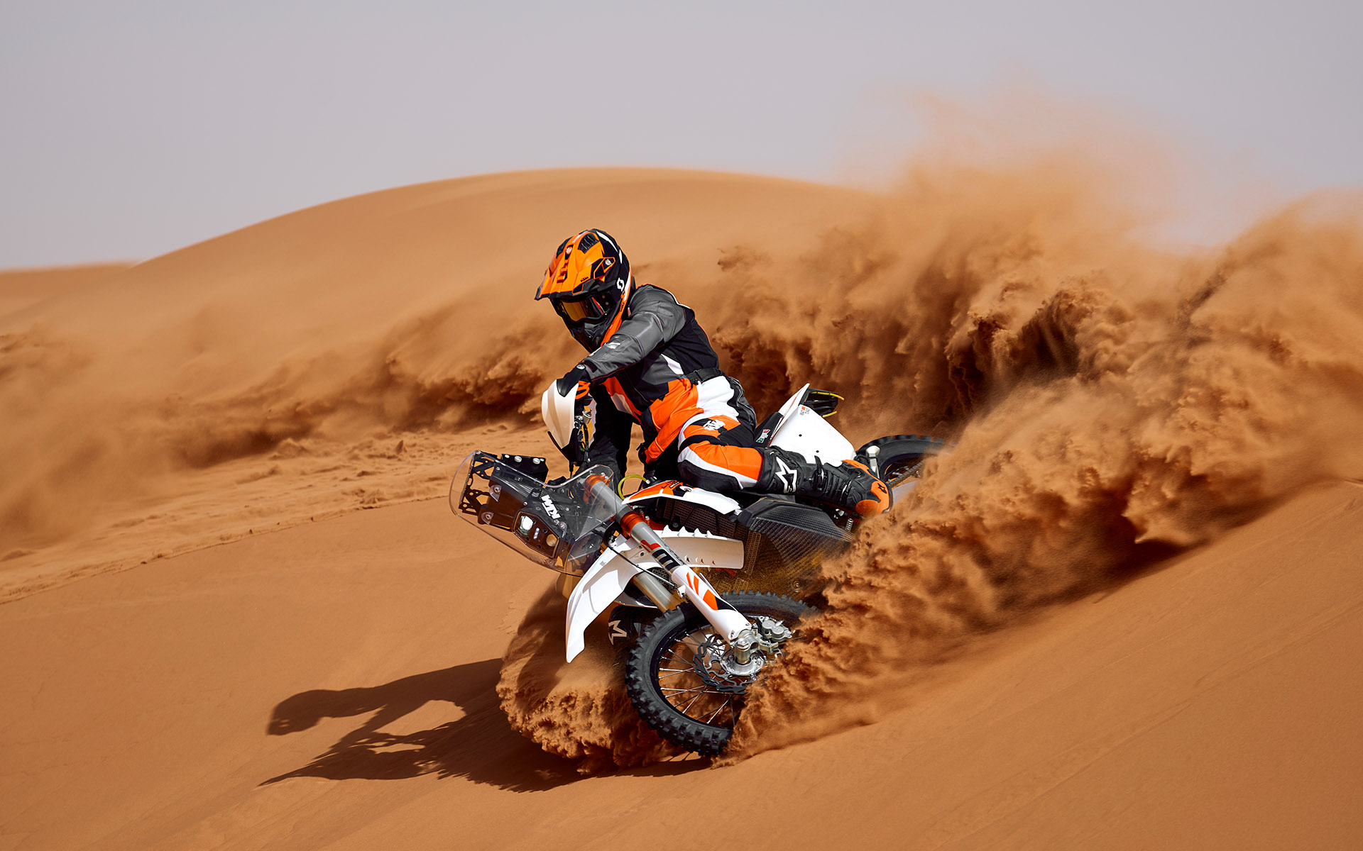 KTM Travel 450 Rally Replica 2026 photo KTM Travel 450 Rally Replica 2026 photo