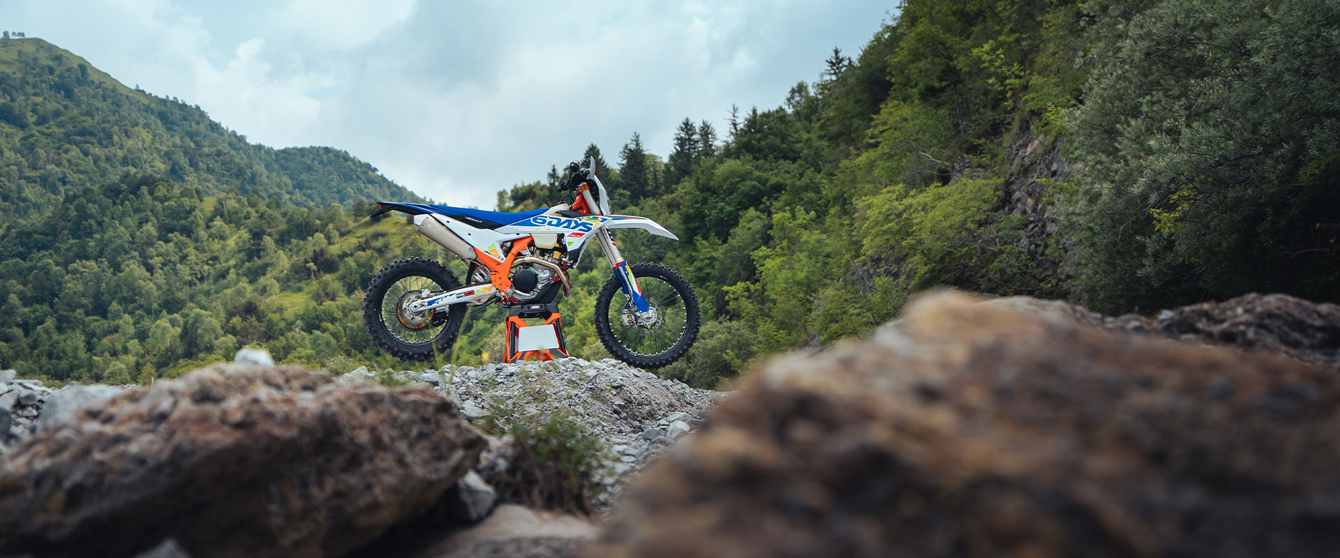 KTM Enduro 250 EXC-F SIX DAYS 2026 photo KTM Enduro 250 EXC-F SIX DAYS 2026 photo