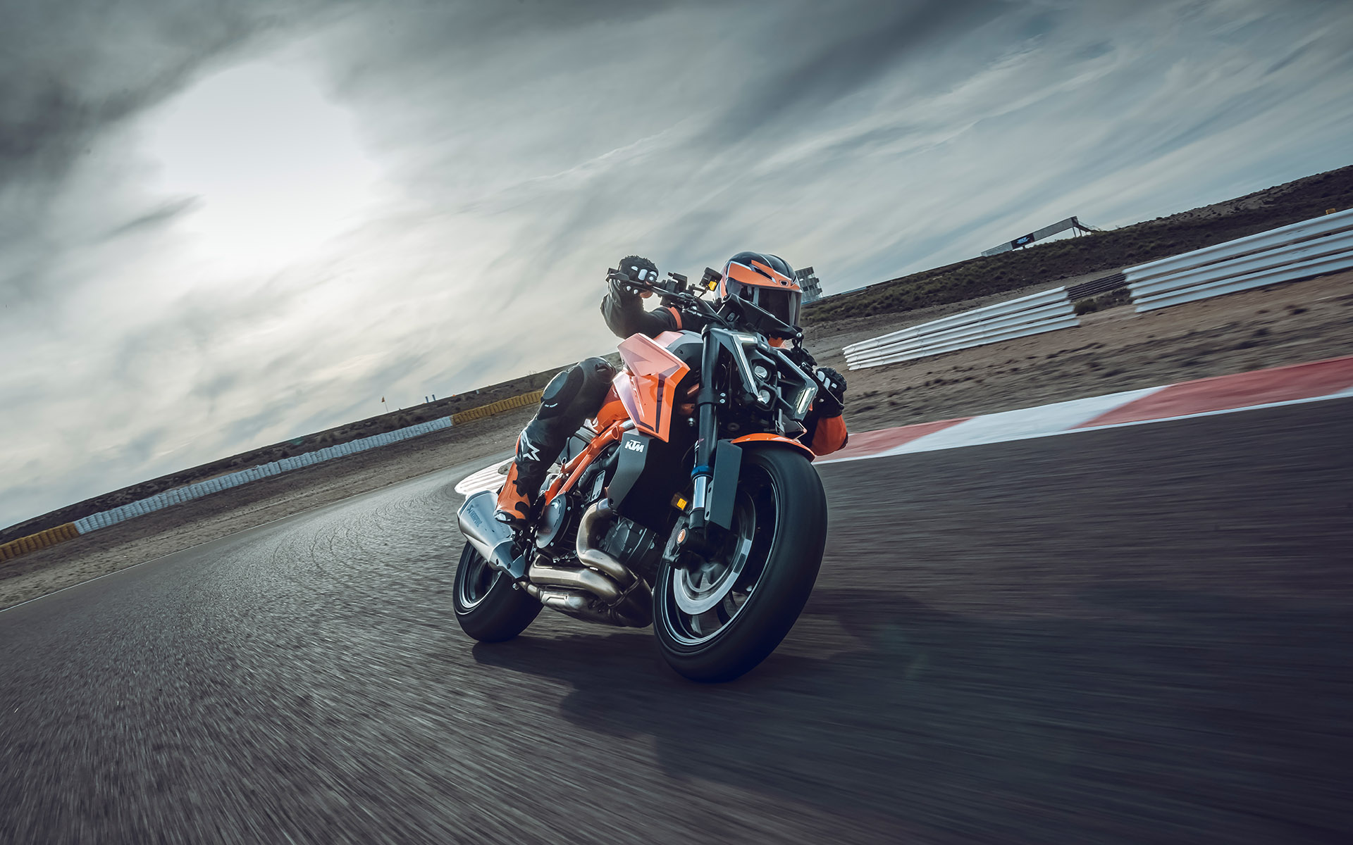 KTM Naked 1390 Super Duke R Evo 2026 photo