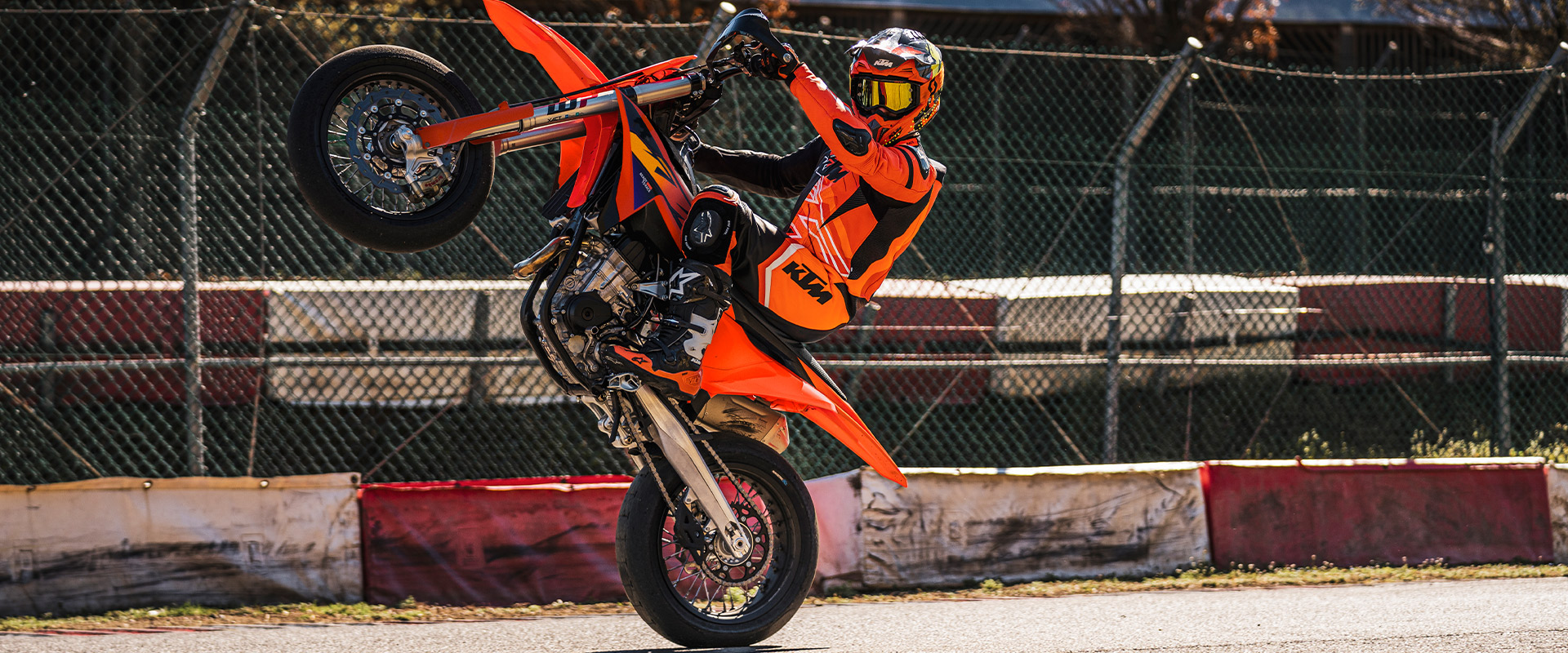 KTM Supermoto 450 SMR 2026 photo