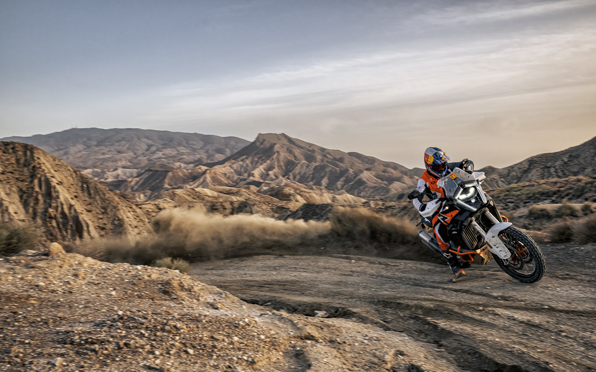KTM Travel 1390 Super Adventure R 2026 photo KTM Travel 1390 Super Adventure R 2026 photo