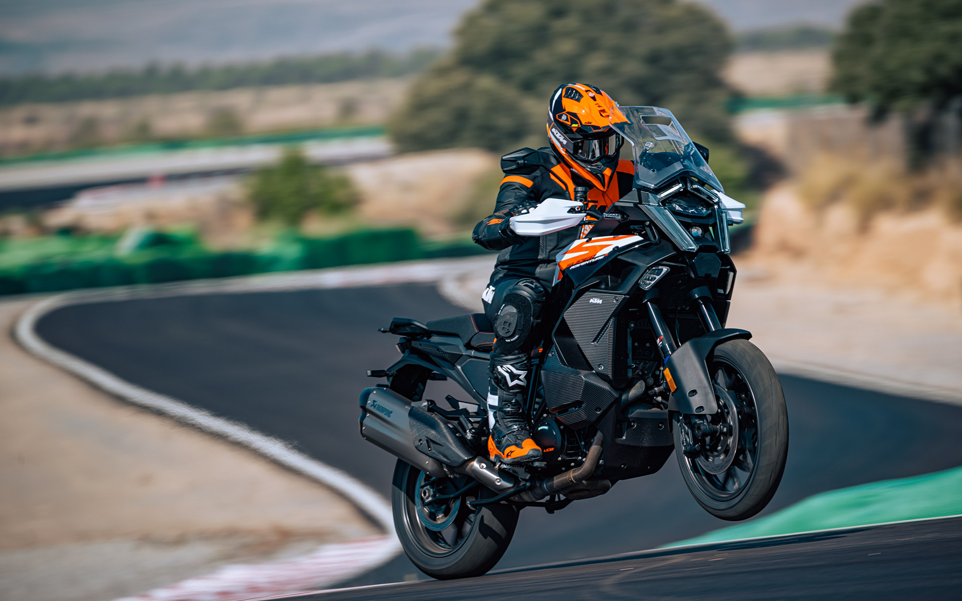 KTM Travel 1390 Super Adventure S 2025 photo